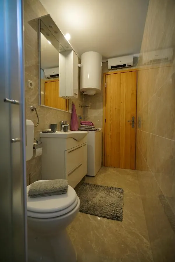 Angelina - Stone House Apartment Kali