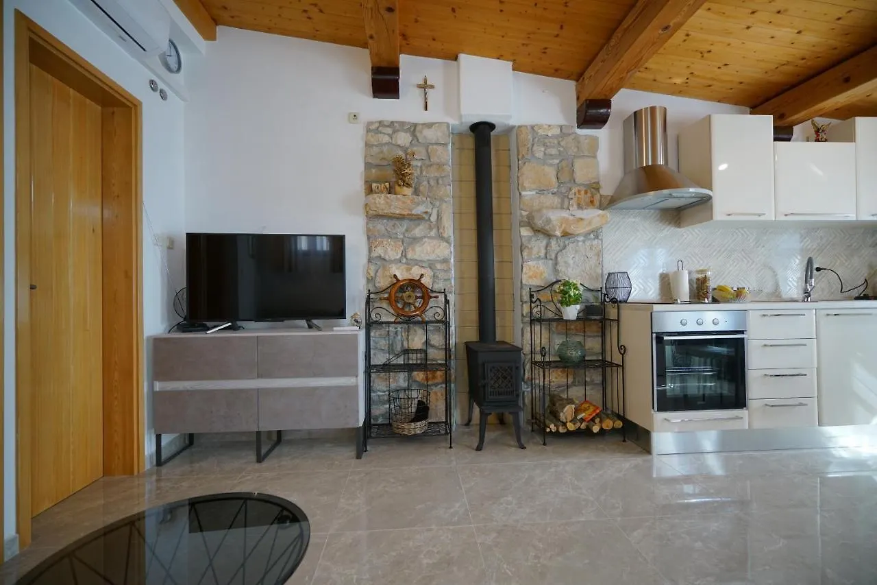 Angelina - Stone House Apartment Kali 0*,