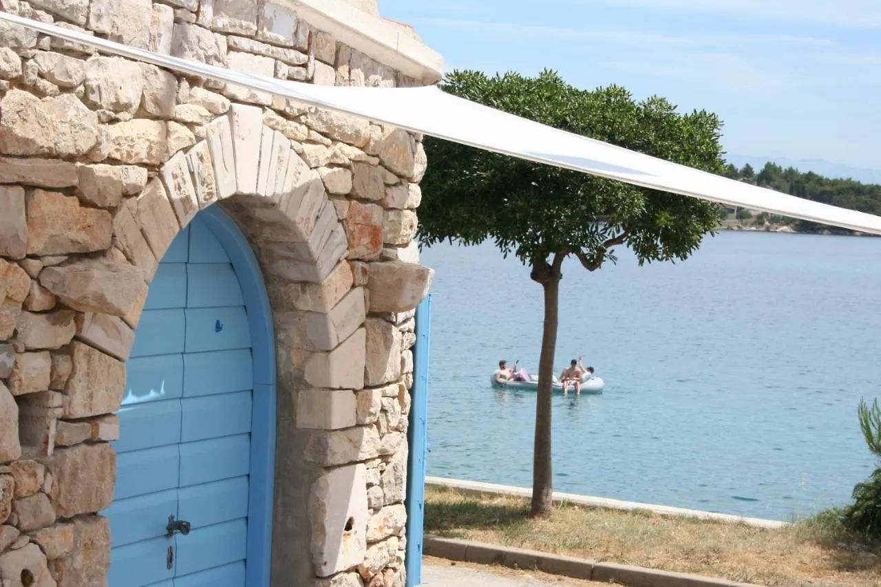 Angelina - Stone House Apartment Kali Croatia